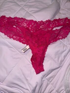 NWT Victoria’s Secret Pink Lace Panty